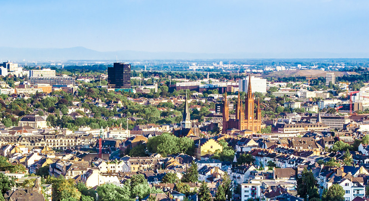 Panorama von Wiesbaden mit der Marktkirche